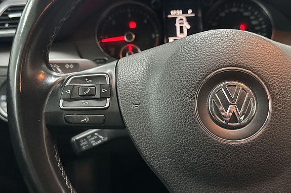 Volkswagen Passat 17 of 22