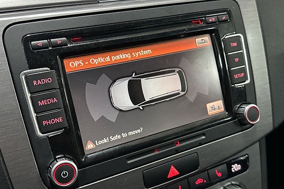Volkswagen Passat 16 of 17