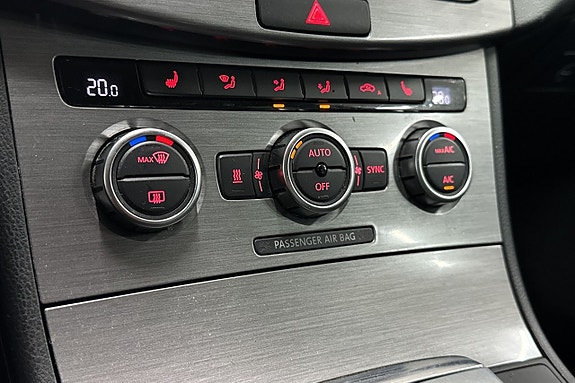 Volkswagen Passat 20 of 22