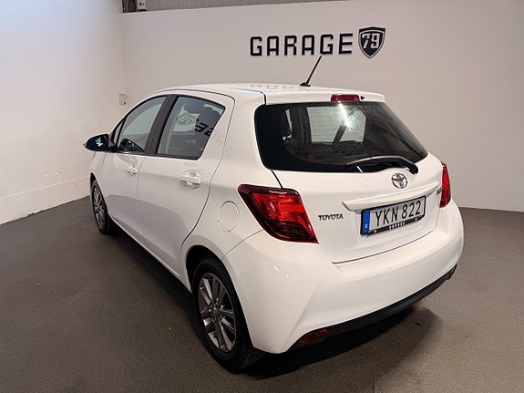 Toyota Yaris 8 of 11