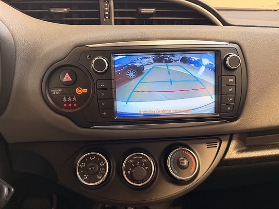 Toyota Yaris 11 of 11