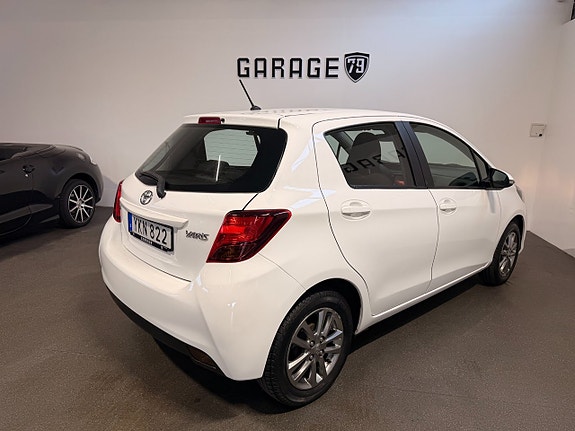 Toyota Yaris 7 of 11
