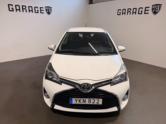 Toyota Yaris 3 of 11