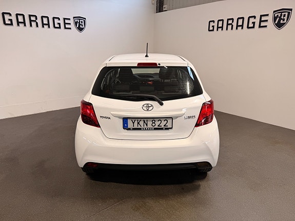 Toyota Yaris 6 of 11