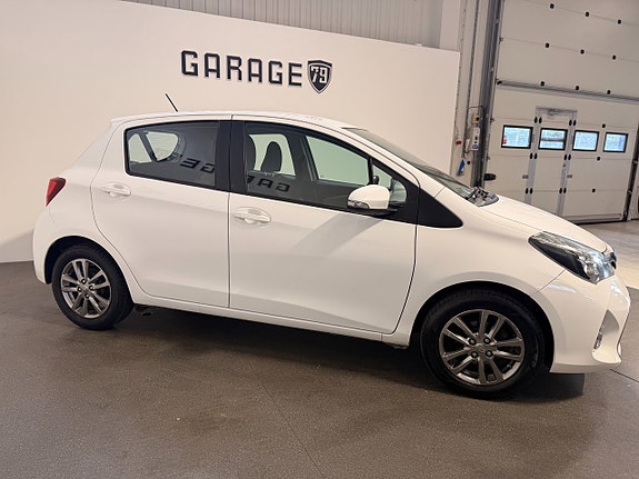 Toyota Yaris 5 of 11