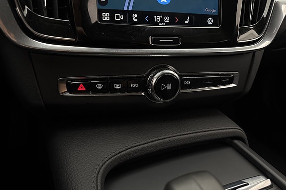 Volvo V90 26 of 30