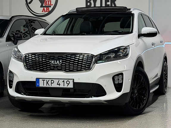 Kia Sorento 2 of 29
