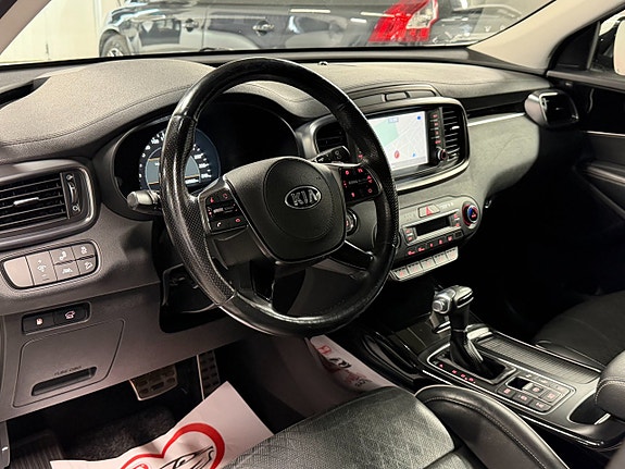 Kia Sorento 16 of 29