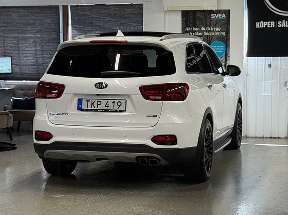 Kia Sorento 4 of 29