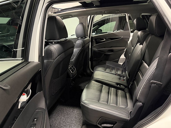 Kia Sorento 25 of 29