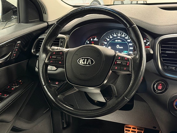 Kia Sorento 12 of 29