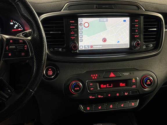 Kia Sorento 13 of 29
