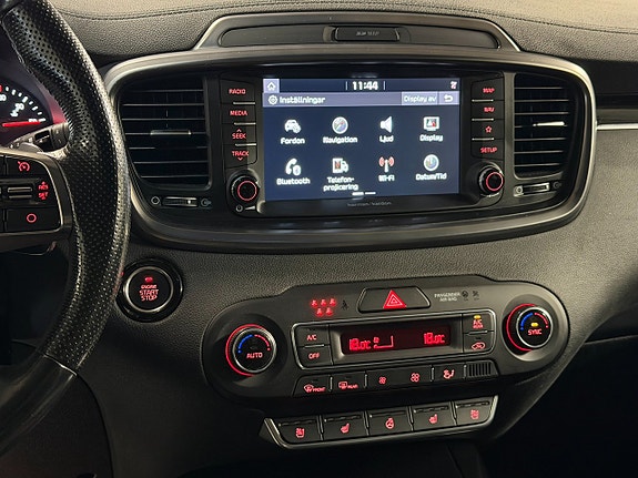 Kia Sorento 15 of 29