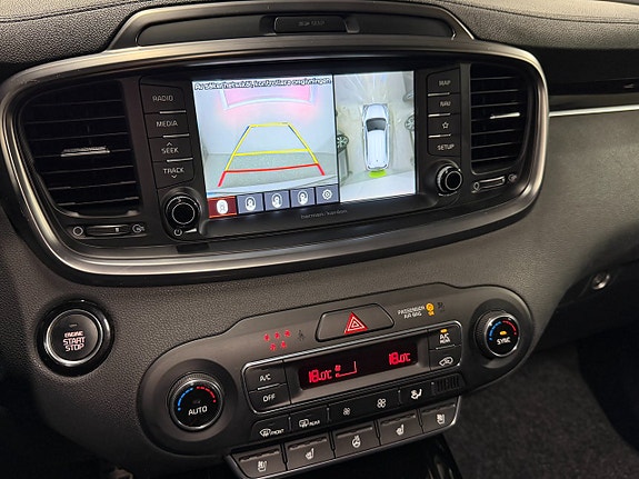 Kia Sorento 14 of 29