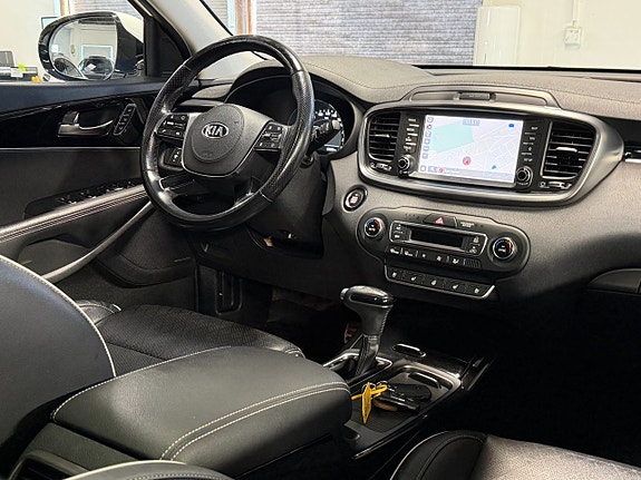 Kia Sorento 17 of 29
