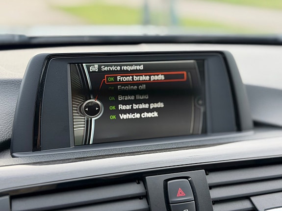 BMW 320d 11 of 16