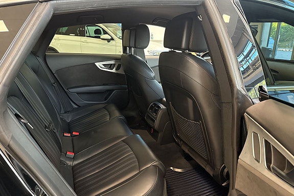 Audi A7 10 of 23