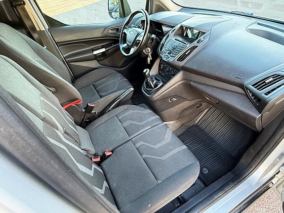 Ford Transit Connect 10 of 11