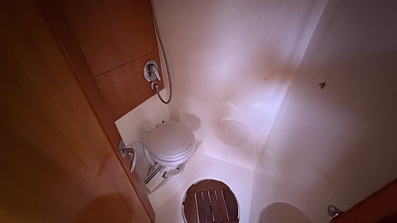 Bavaria 35 Sport / 2x VP D6-310 - 07 17 of 24