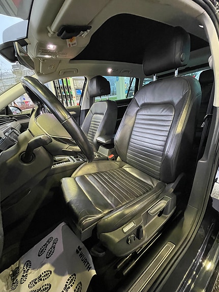 Volkswagen Passat 3 of 8