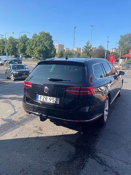 Volkswagen Passat 4 of 9
