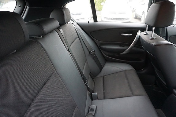 BMW 118d 6 of 7