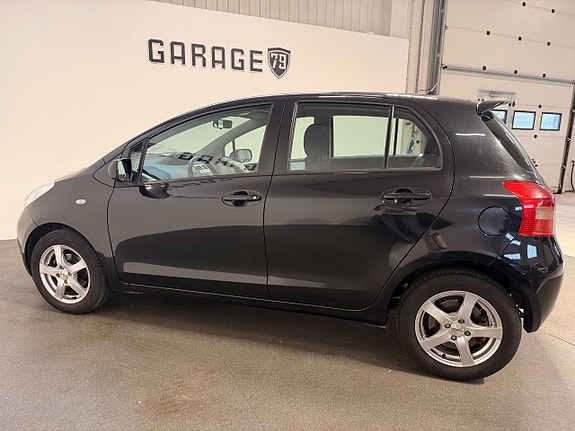 Toyota Yaris 10 of 14