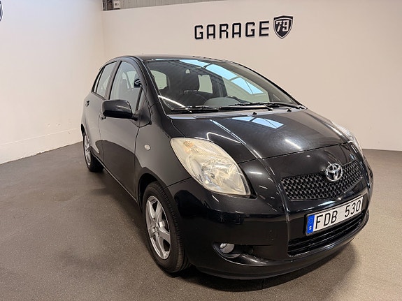 Toyota Yaris 4 of 14