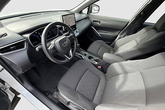Toyota Corolla Cross 8 of 16