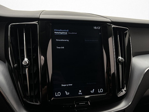 Volvo XC60 15 of 30