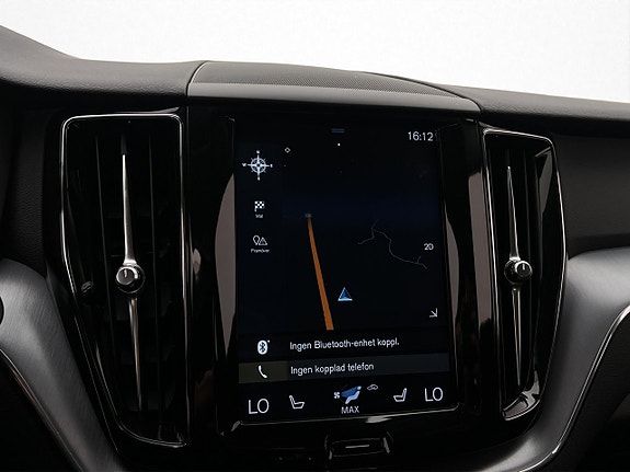 Volvo XC60 13 of 30
