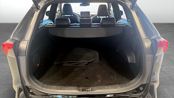 Toyota RAV4 12 of 12