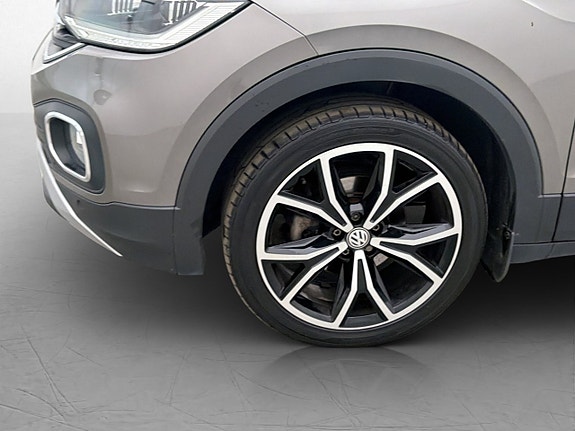 Volkswagen T-Cross 24 of 28