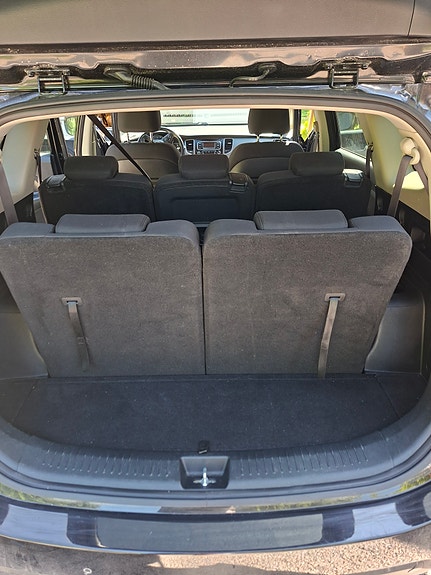 Kia Carens 13 of 14