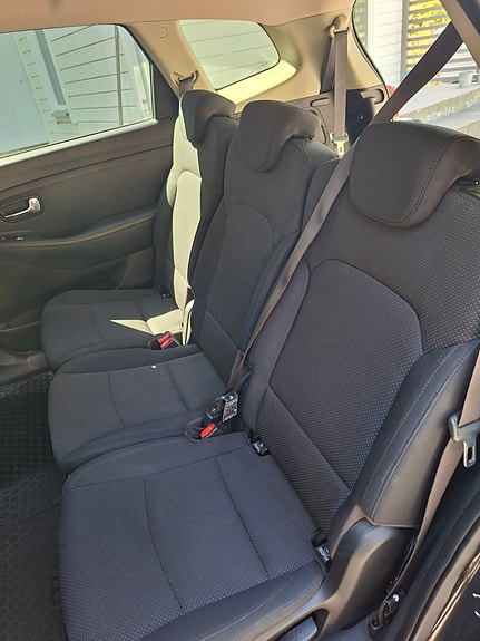 Kia Carens 10 of 14