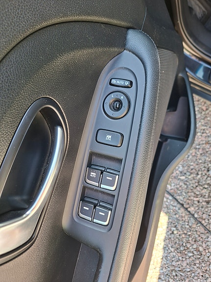 Kia Carens 8 of 14