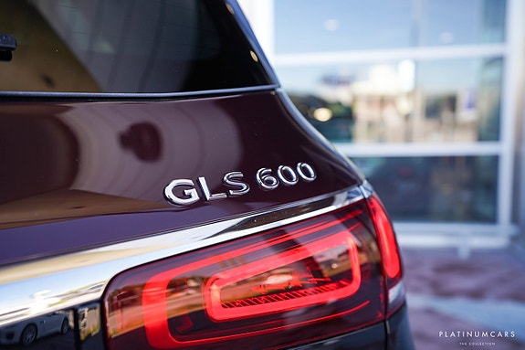 Mercedes-Benz GLS600 8 of 26