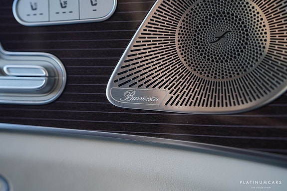 Mercedes-Benz GLS600 24 of 26