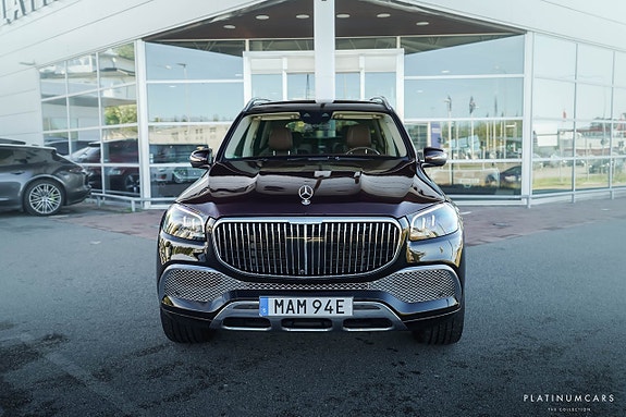 Mercedes-Benz GLS600 3 of 26