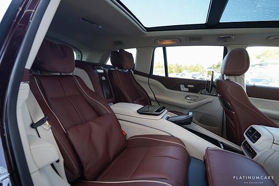 Mercedes-Benz GLS600 16 of 26