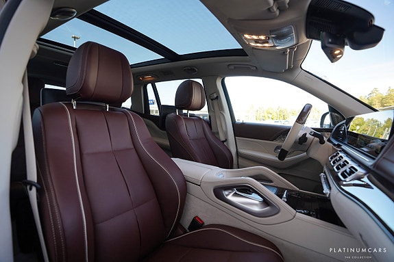 Mercedes-Benz GLS600 12 of 26