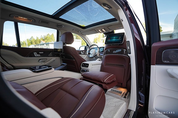 Mercedes-Benz GLS600 10 of 26