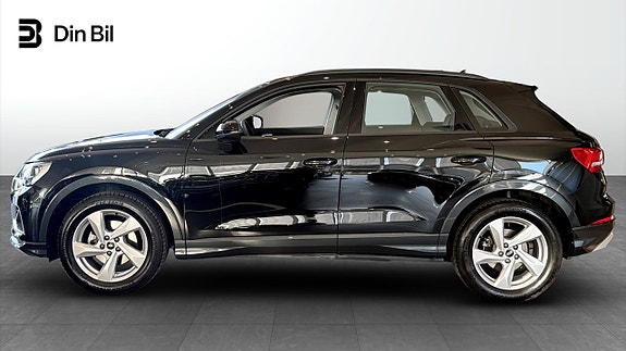 Audi Q3 2 of 16