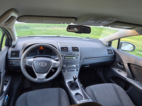 Toyota Avensis 5 of 6