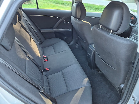 Toyota Avensis 6 of 6