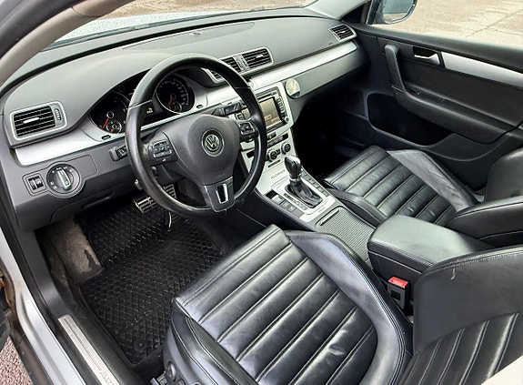Volkswagen Passat Alltrack 5 of 8