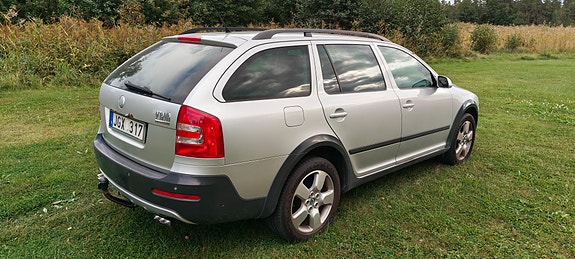 Skoda Octavia Scout 3 of 8