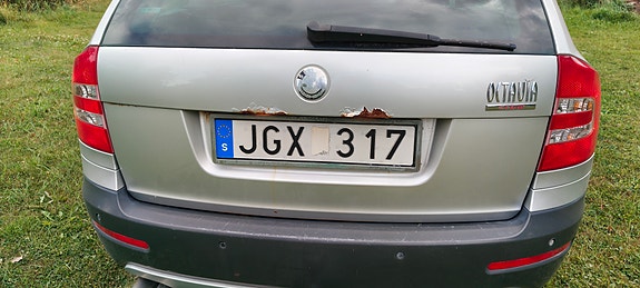 Skoda Octavia Scout 4 of 8