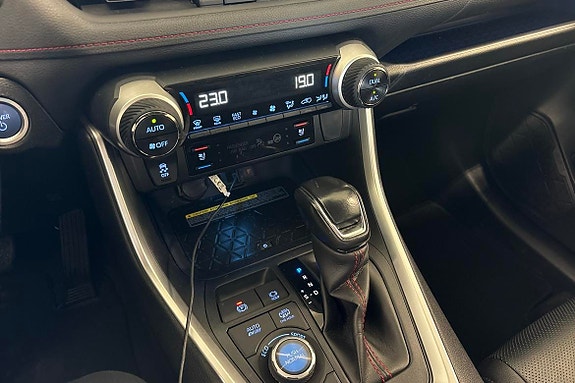 Toyota RAV4 16 of 17