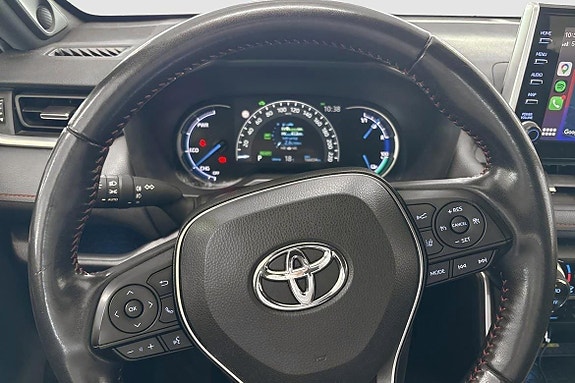 Toyota RAV4 11 of 17